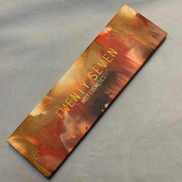 🎨 MELT COSMETICS | TWENTY-SEVEN EYESHADOW PALETTE - Picture 2 of 6